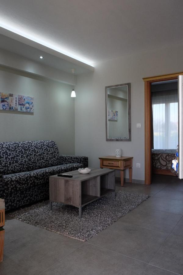 Onar By The Sea Luxurious Apartments Flogita Exterior photo