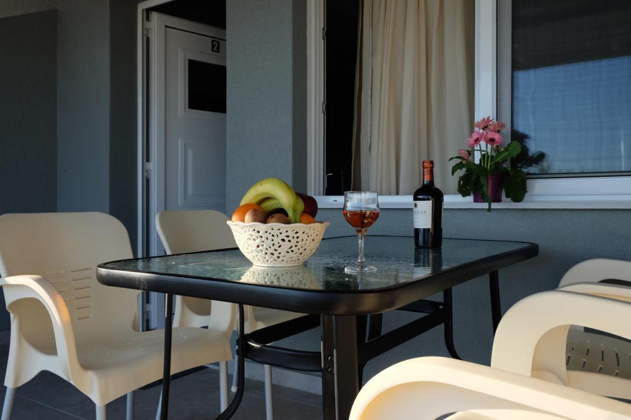 Onar By The Sea Luxurious Apartments Flogita Exterior photo