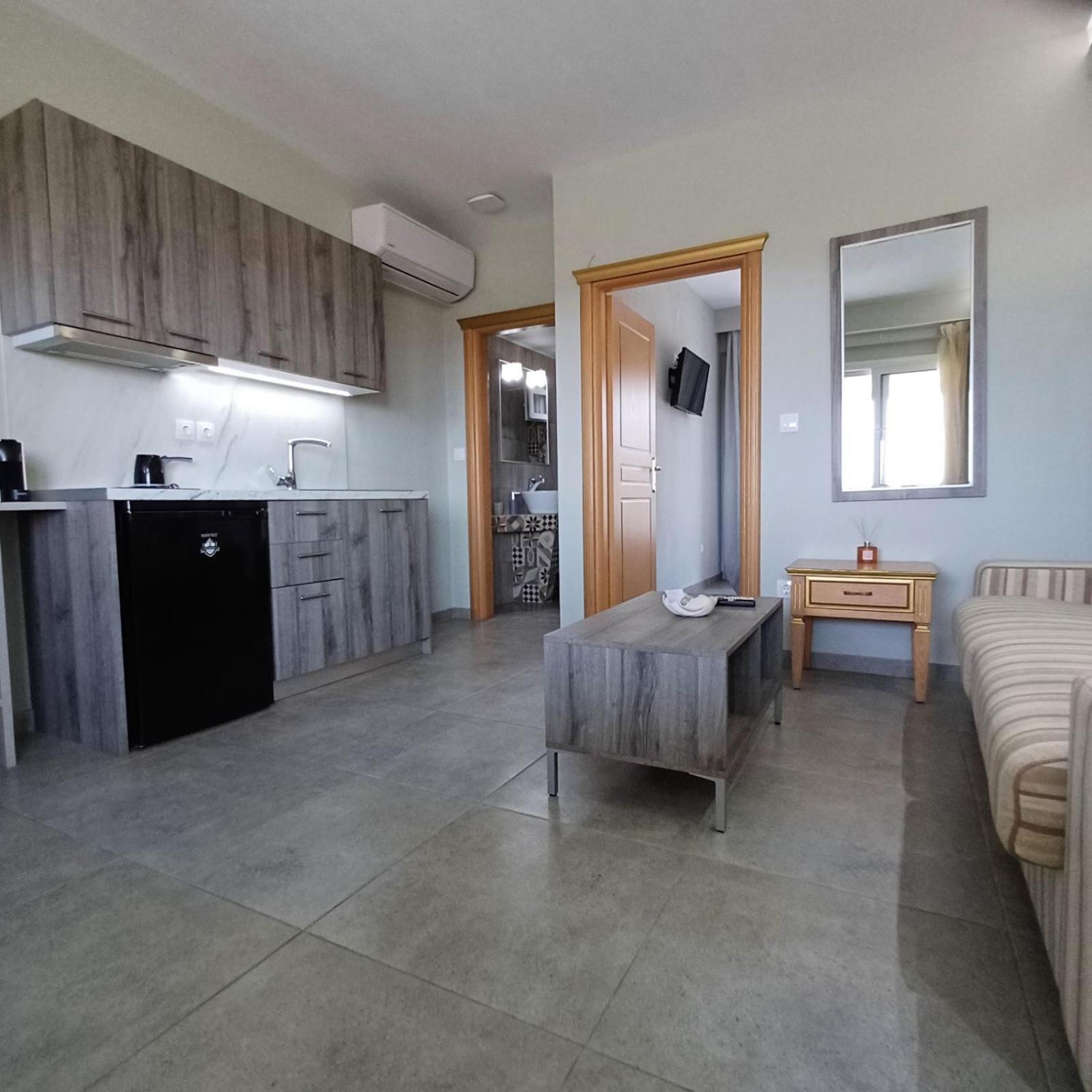 Onar By The Sea Luxurious Apartments Flogita Exterior photo